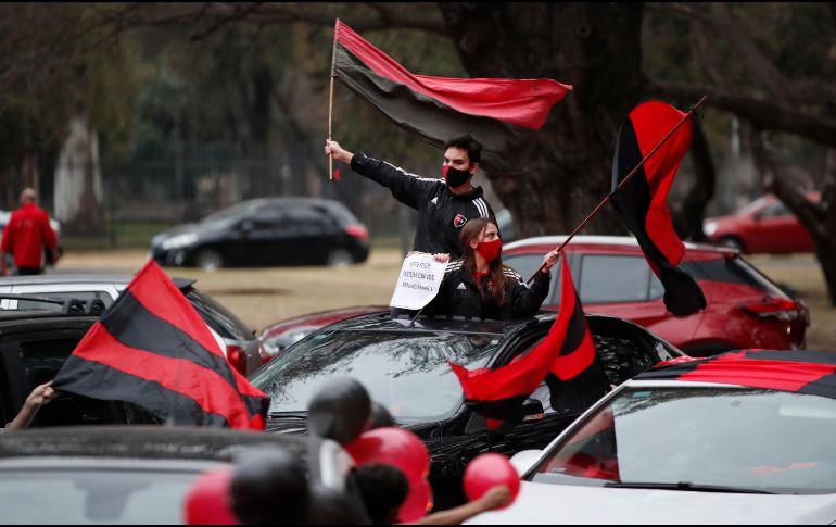 La crisis de Messi con el FC Barcelona alentó a los aficionados de 'La Lepra', como se los conoce, a invadir las calles de la ciudad natal del astro. AP / N. Pisarenko