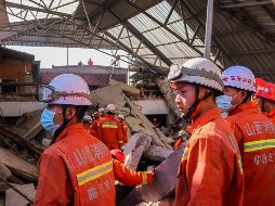 Indican que 45 personas han sido rescatadas, 17 de las cuales ya habían fallecido, siete se encontraban en estado grave y otras 21 con heridas leves. EFE / J. Ji