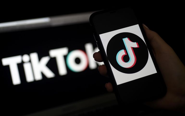 La compañía ha ofrecido razones vagas sobre sus deseos de adquirir TikTok, pero parecen centrarse en su vasta audiencia de jóvenes.  AFP / ARCHIVO