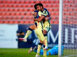 Henry Martín festeja el segundo tanto del partdo anotado el minuto 49 y que le bastaría al América para quedarse con el triunfo. AFP / V. Cruz