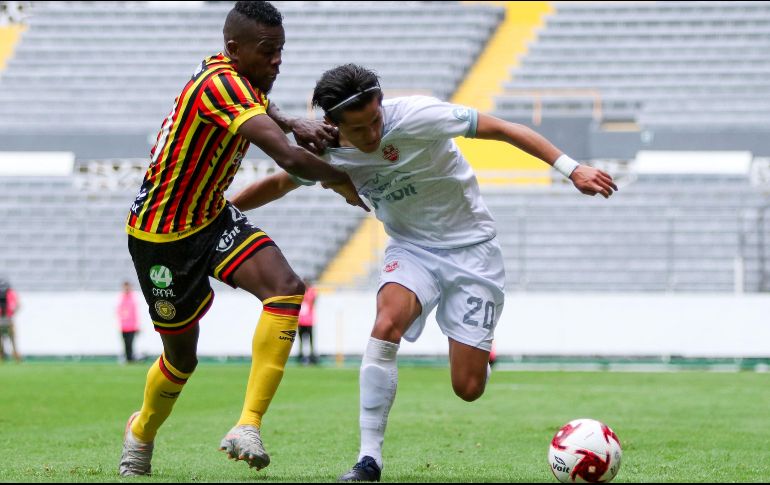 El duelo entre los Leones Negros y los Mineros de Zacatecas se llevó a cabo en el Estadio Jalisco. Imago7/ F. Meza