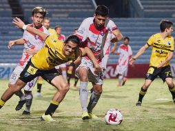 PELEADO. Los alteños (blanco) fueron aguerridos en la casa de los tampiqueños. IMAGO7