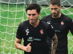 MOTIVADOS. Édgar Zaldívar y Martín Nervo, en la práctica de los Zorros antes de partir al Bajío. CORTESÍA/ATLAS FC
