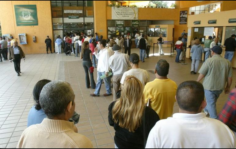 Solamente podrán asistir aquellas personas cuyo permiso vence durante los meses de septiembre, octubre y noviembre. EL INFORMADOR/ARCHIVO