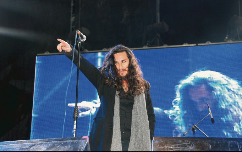 Elenco. Ugo Rodríguez, voz de Azul Violeta, entre los participantes en este espectáculo. ARCHIVO