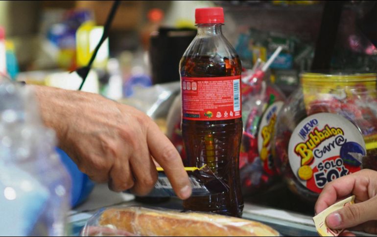 La iniciativa también pretende prohibir la venta de productos de alto contenido calórico en las escuelas. EL INFORMADOR/Archivo