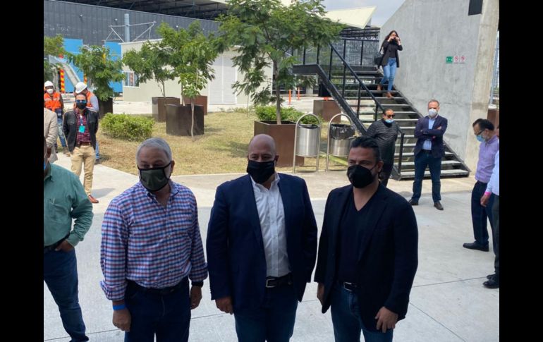 El gobernador con los exmandatarios estatales Emilio González y Aristóteles Sandoval. EL INFORMADOR/JC. Álvarez