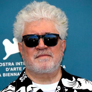 Almodóvar trabaja en un western y en una distopía sobre los cines cerrados