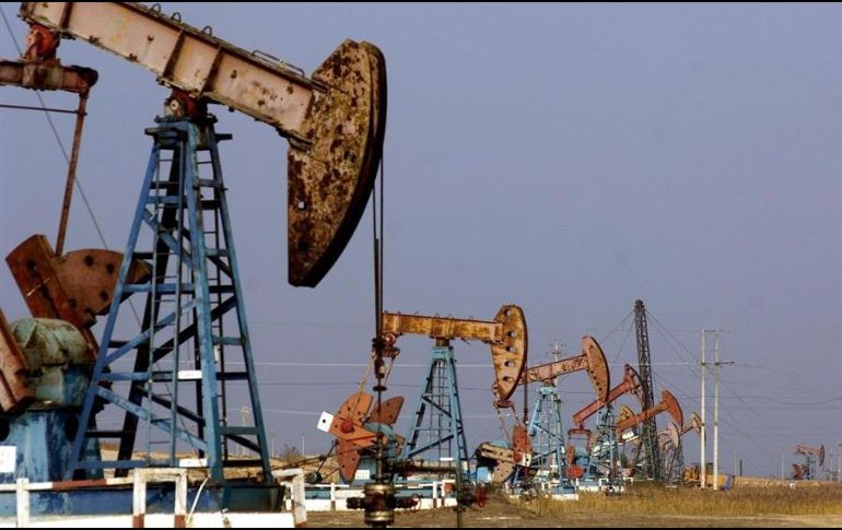 Ayer miércoles, el barril de crudo tuvo caídas de 2.5% y 2.9 por ciento, respectivamente. EFE/ARCHIVO