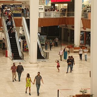 Confianza de los consumidores, en su mejor nivel de cinco meses