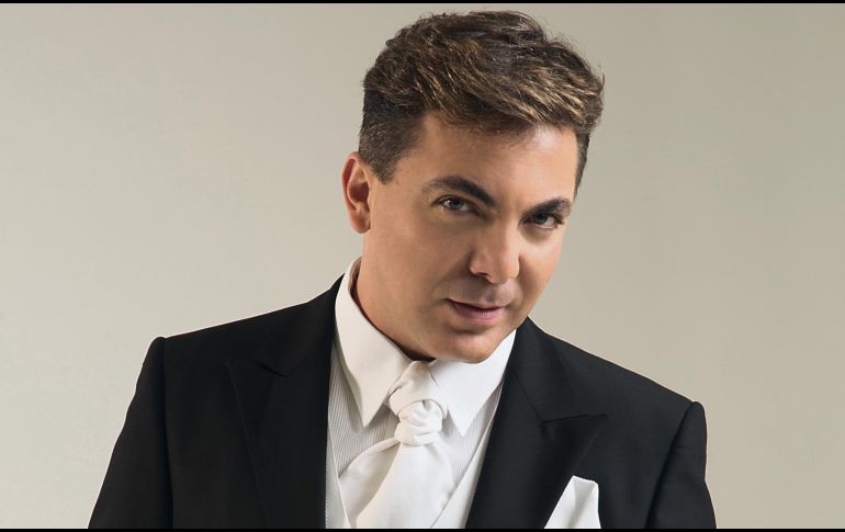 El vocalista de 47 años ahora decidió teñir su cabello de rubio y optó por una corta cabellera, por lo que, dicen, se quitó hasta 20 años de encima. ESPECIAL