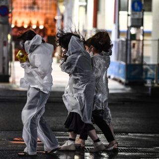 El tifón "Haishen" golpea Japón con vientos violentos y fuertes lluvias