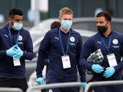 Riyad Mahrez (IZQ.) es uno de los dos jugadores del City con COVID-19. ARCHIVO