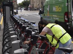 Para mitigar deficiencias, recomiendan a los usuarios revisar la disponibilidad de espacios en las estaciones en la app para realizar un correcto anclaje en los puertos. ESPECIAL