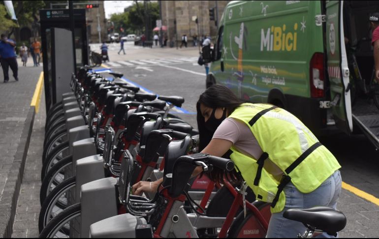 Para mitigar deficiencias, recomiendan a los usuarios revisar la disponibilidad de espacios en las estaciones en la app para realizar un correcto anclaje en los puertos. ESPECIAL