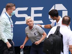 El domingo, el serbio fue expulsado del torneo por golpear con una pelota a la jueza de línea en la garganta cuando el juego estaba parado en los octavos de final ante el español Pablo Carreño. AFP