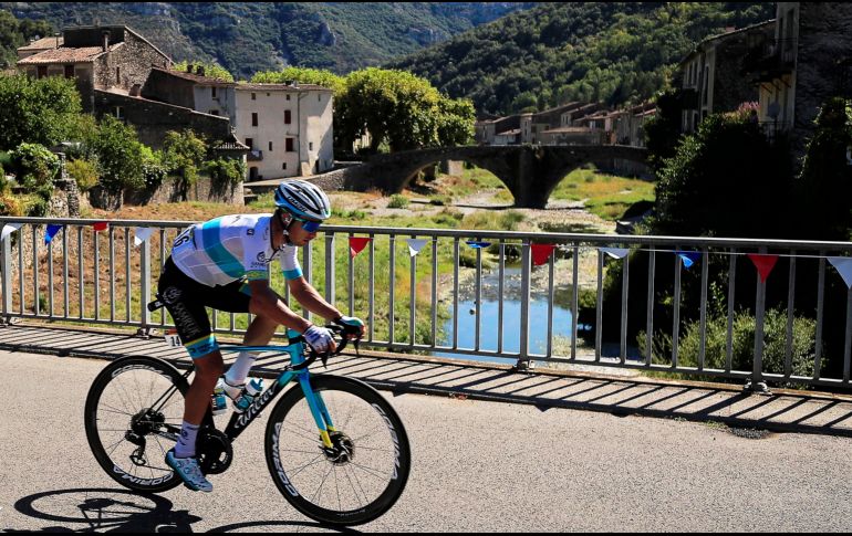 Los servicios médicos señalaron que ''ningún ciclista ha sido considerado como caso de contacto que necesite una cuarentena'', por lo que pueden seguir en competición. EFE / ARCHIVO