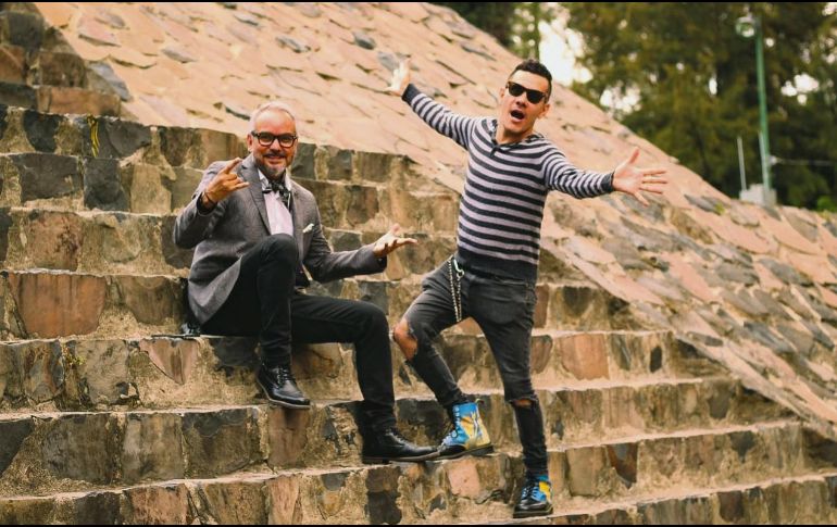 EQUIPO. René Ybarra (izq.) trabajó de cerca con Chicho (der.) de la banda Plástiko, quien musicalizó el material. ESPECIAL