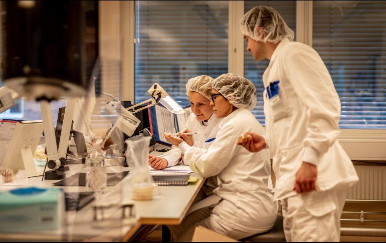 Hugo López-Gatell resaltó que la interrupción en los ensayos podría retrasar la llegada de la vacuna. TWITTER/AstraZeneca