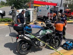 Personal de Bomberos Zapopan y de Servicios Médicos Municipales acuden al lugar. ESPECIAL