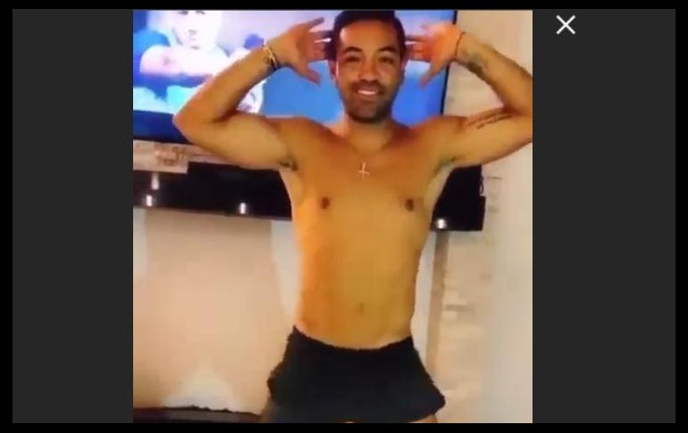 En sus estados de Instagram, Fabián luce su torso desnudo mientras baila. ESPECIAL
