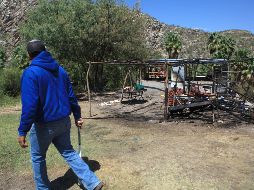 Habitantes mantienen hoy su toma de la presa La Boquilla, en Chihuahua, tras la expulsión de la Guardia Nacional. EFE/L. Torres