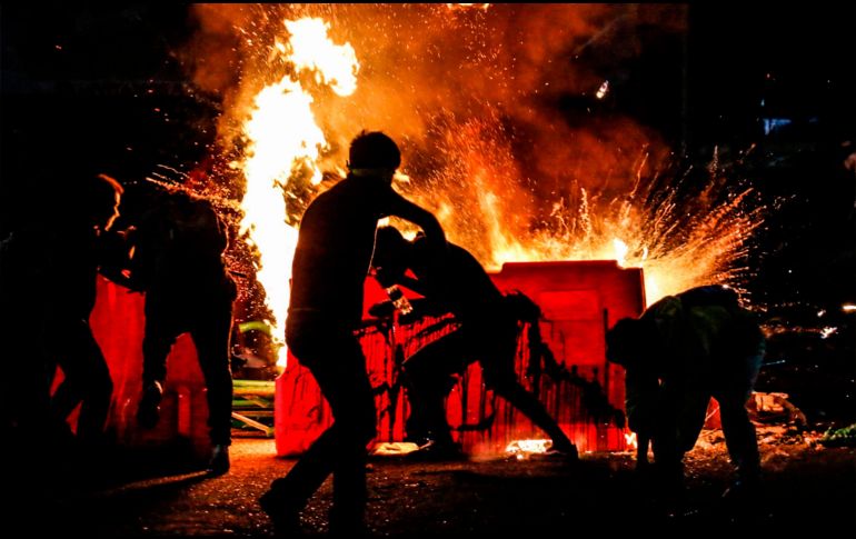 Las protestas, que el Gobierno vincula con un “vandalismo sistemático y coordinado”, también han dejado 209 civiles y 194 uniformados heridos. AFP/S. Mendoza