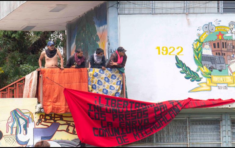 Los estudiantes mantienen retenidos a veinte autobuses y sus operadores. SUN
