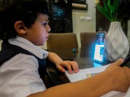 Los interesados pueden llevar dispositivos, ratones y audífonos, al plantel, en calzada de los Fresnos 49, en Ciudad Granja, Zapopan. AFP/A. Hams