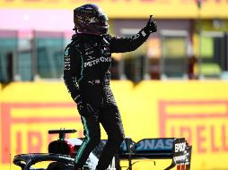 El líder del Mundial de F1 cubre los cinco mil 245 metros de la pista en un minuto, quince segundos y 144 milésimas. AP / B. Lennon