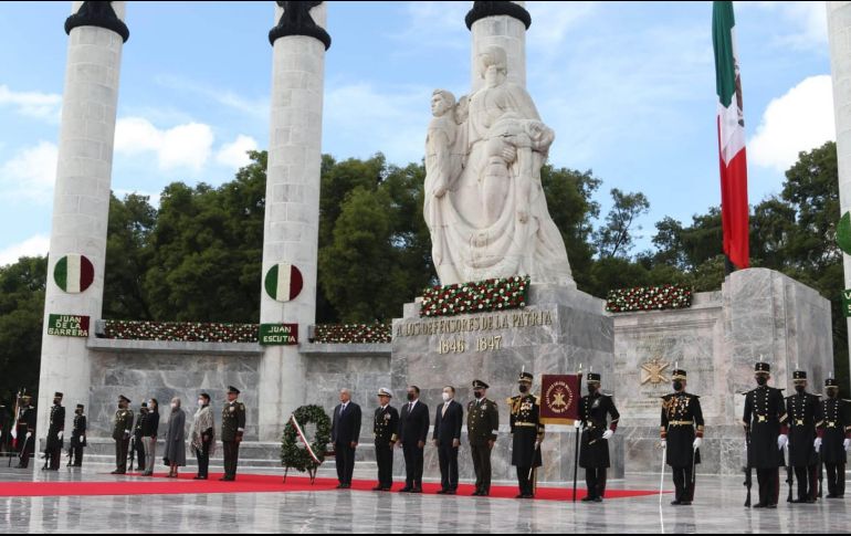 En el evento, al que acudieron el Presidente y otros miembros del Gobierno, los militares recordaron la valentía de los Niños Héroes. SUN / C. Mejía