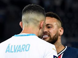Neymar se quejó del defensa español Álvaro González, quien le habría dicho comentarios racistas en el partido ante Marsella. EFE / J. De Rosa
