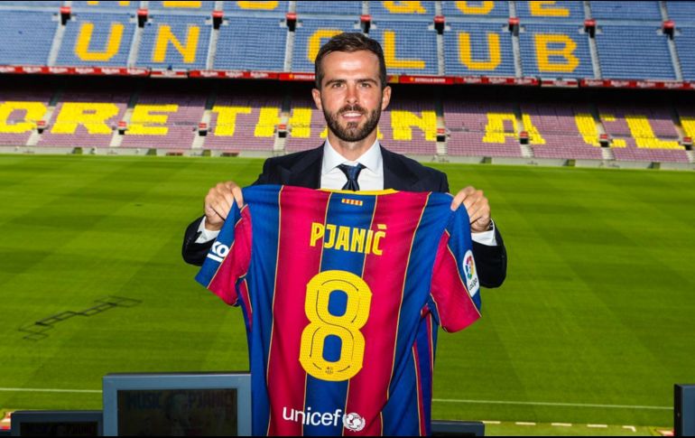 ''Un futbolista siempre necesita nuevos retos y, después de ganarlo todo en Italia, jugar aquí siempre fue mi sueño'', aseguró. TWITTER /  @FCBarcelona