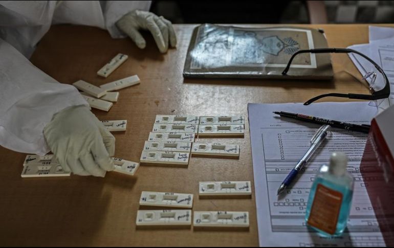 Autoridades de salus instan a la población a permanecer en casa en estas fiestas patrias para reducir el riesgo de contagios. EFE/D. Solanki