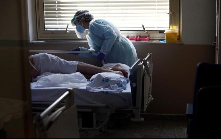 El ICN denuncia que muchos gobiernos no dan prioridad a la prevención de los trabajadores sanitarios en su lucha contra la COVID-19. EFE/ARCHIVO