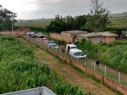 Los cuerpos que se encontraban en la vía pública son reportados por medio de una llamada anónima al 911. ESPECIAL