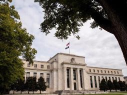 Registro general del frontispicio de la sede de la Reserva Federal de Estados Unidos, en Washington. EFE/S. Thew