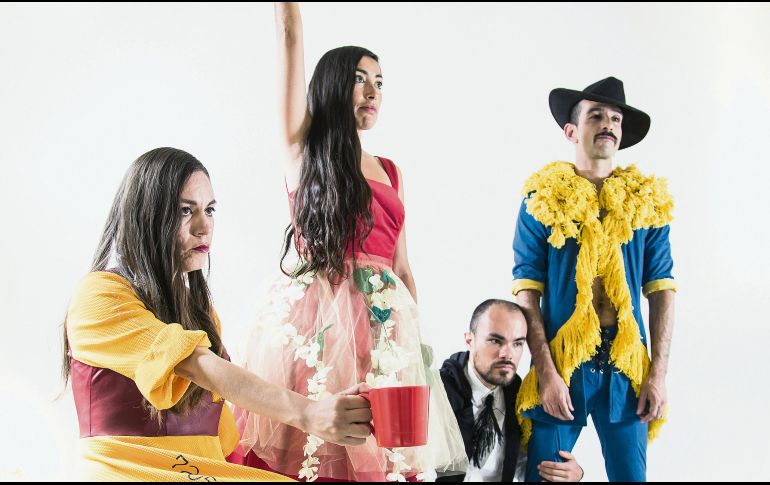 “Instructivo para mirar hacia adentro”. La puesta ha significado un desafío para sus integrantes. CORTESÍA