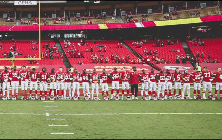 Un seguidor, quien asistió el jueves pasado al encuentro entre Chiefs y Texans en el Arrowhead Stadium, resultó positivo de coronavirus. TWITTER / @Chiefs