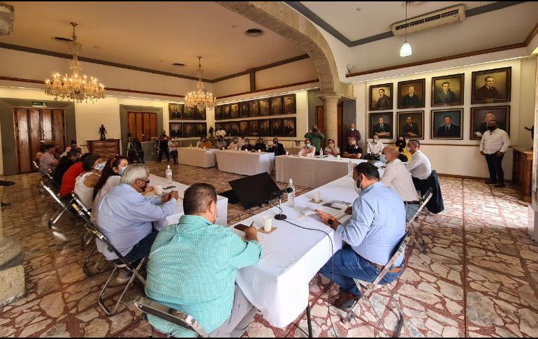El alcalde Isamel del Toro se reunión con rerpesentantes de los mercados Libertad, Felipe Ángeles, Beatriz Hernández, Manuel M. Diéguez, Melchor Ocampo y Ayuntamiento. TWITTER/DelToroIsmael