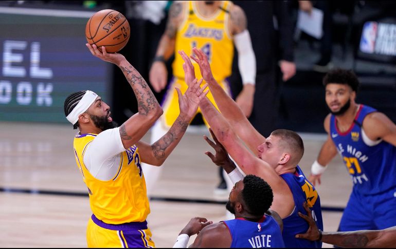 Anthony Davis fue la estrella de Los Ángeles al anotar 37 puntos y lograr 10 rebotes. AP/M. Terrill