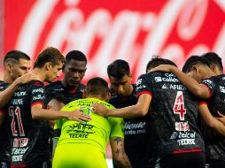 ''Todas las personas se encuentran en aislamiento y bajo observación del cuerpo médico del Club, algunas presentan síntomas'', indicaron. TWITTER / @Xolos