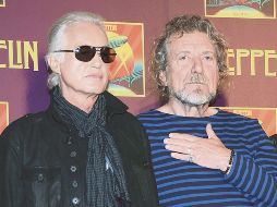 Recuerdo. El guitarrista de Led Zeppelin, Jimmy Page (a la izquierda) y el cantante Robert Plant, piezas clave que conformaron a la legendaria banda. ESPECIAL