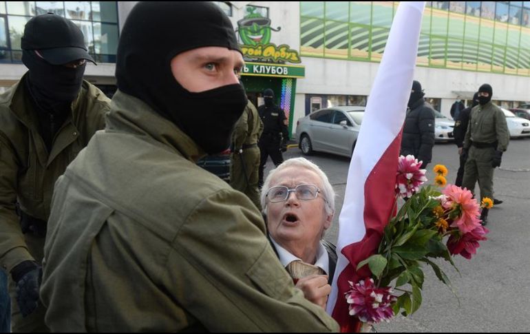 Tras el anuncio de los primeros resultados oficiales en Bielorrusia estalló una ola de protestas que continúan hasta el día de hoy. EFE /