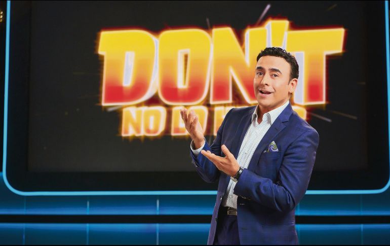 AL FRENTE. Adal Ramones impondrá su peculiar estilo para entretener a la familia cada inicio de semana. CORTESÍA