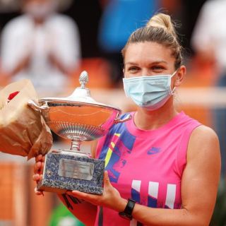 Halep conquista Roma tras la retirada de Pliskova en la final