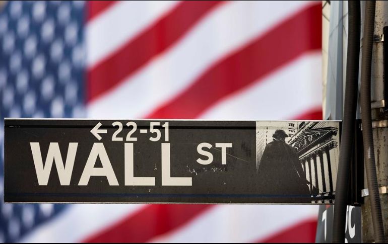 El sector tecnológico avanzó un 0.76 %, impulsado por grandes tecnológicas como Apple, Microsoft y Amazon. EFE/J. Lane