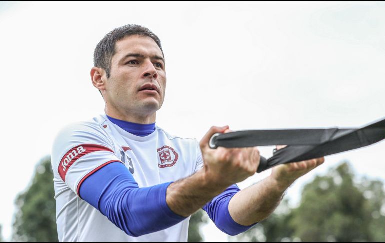 Pablo Aguilar no juega con el Cruz Azul desde febrero por una lesión en la rodilla. TWITTER/@CruzAzulCD