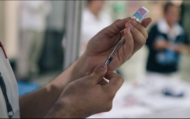 Se dará prioridad a menores de cinco años, adultos mayores, embarazadas y a los que padezcan enfermedades respiratorias o inmunodepresoras. EL INFORMADOR/ARCHIVO