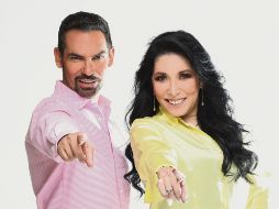 CONJUNTO. Armando Araiza y Estela Durán ayudan a mejorar la salud mental con ejercicios y terapias. ESPECIAL